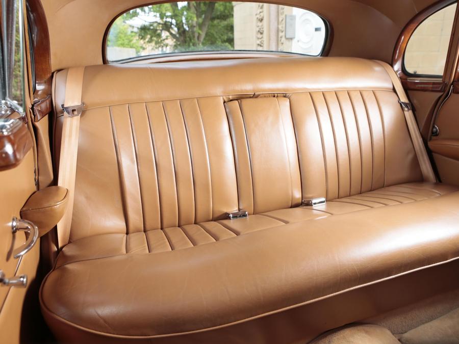  Mercedes-Benz 300 Limousine 1951 года  (UK) (фото 2 из 7)